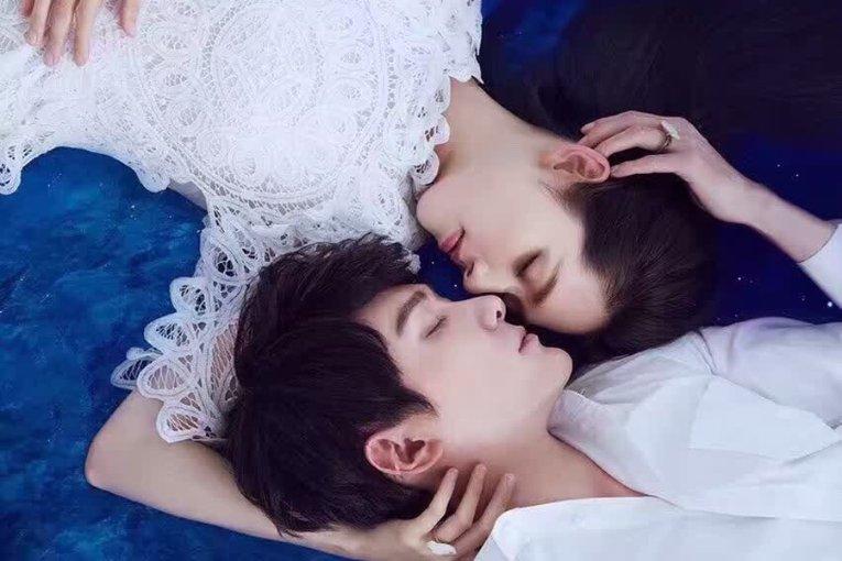 亚当玩高尔夫